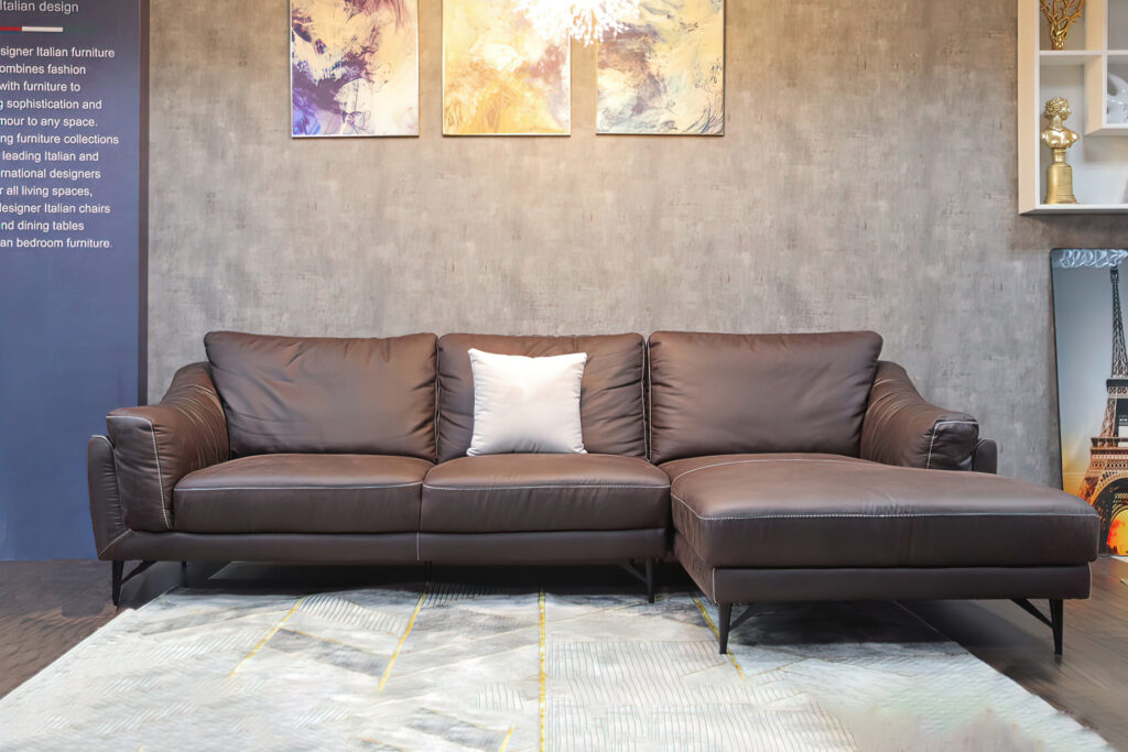 alt="Ghế Sofa Góc Da Giovani – SKU : ED045"