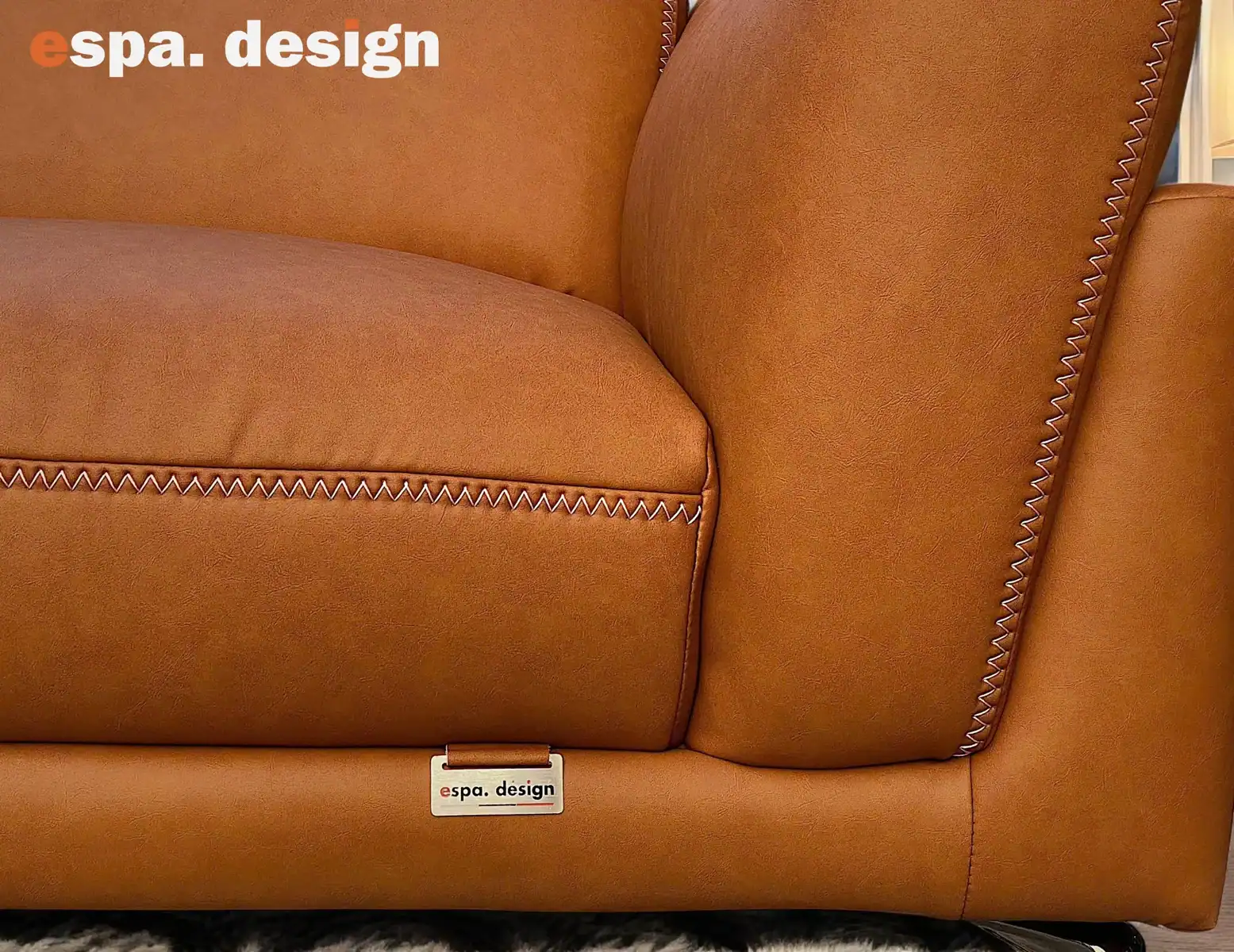 z6393294825032_fa4614d04c65dc3002e1fb563e51426f-Photoroom copy_2_11zon alt="Ghế Sofa Văng Da Italia - Florence ( Màu nâu bò )"